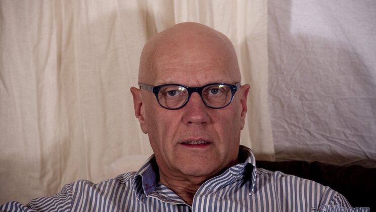 [Oldje] - Nisha's Intensive Foot Play with Hugo's Cock - Nisha - Hugo